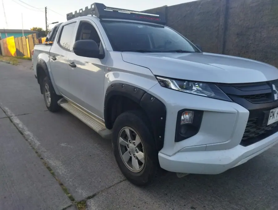 Fangueras NEW L200