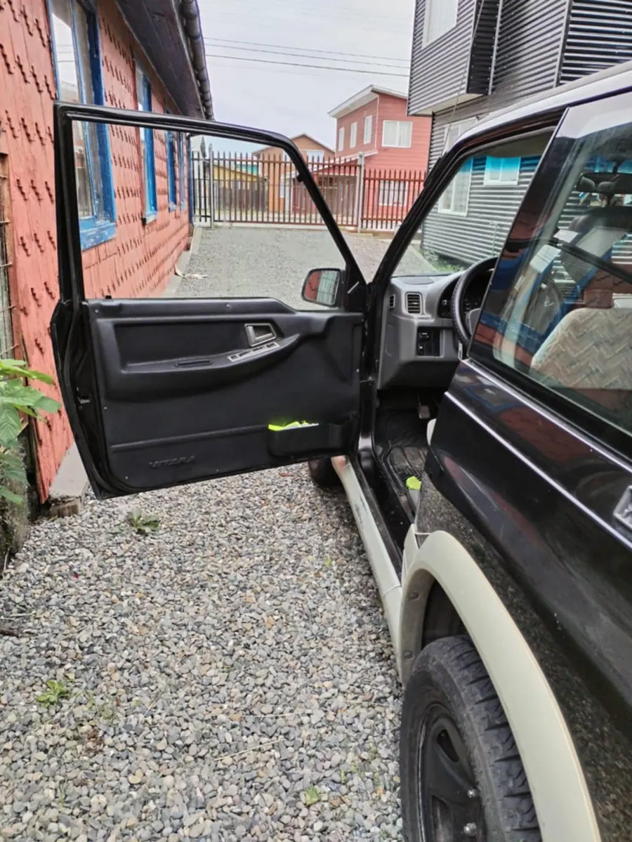 Tapices de puerta Botonera larga Suzuki Vitara 1G — Suzuki · Vitara 1G · 1988–1998