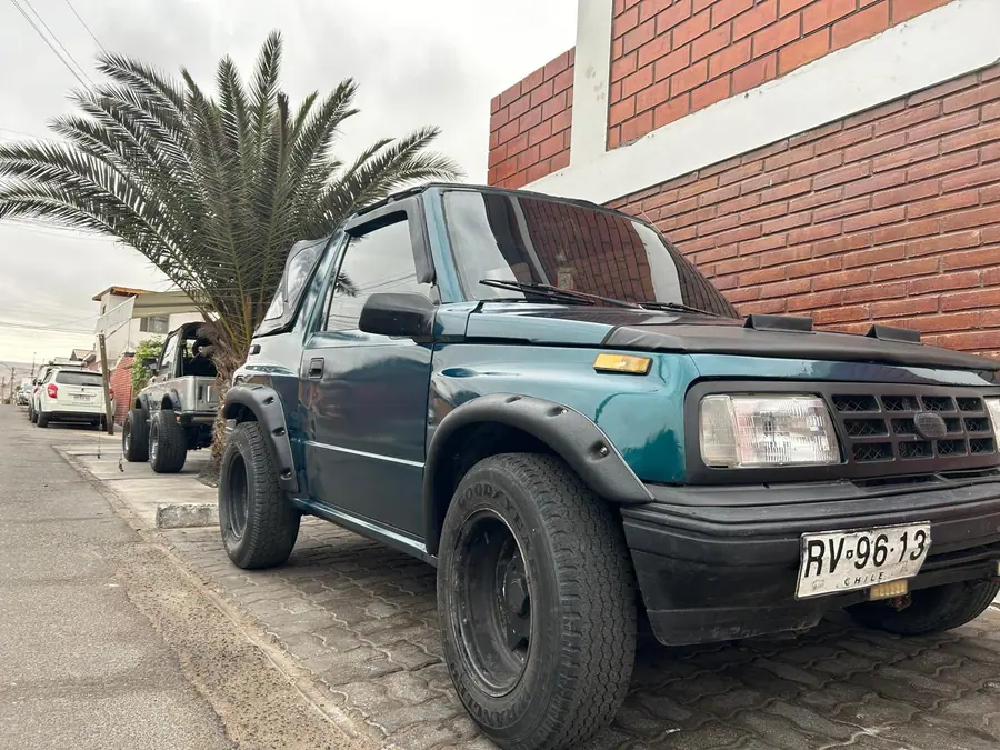 Bota aguas Suzuki Vitara 1G