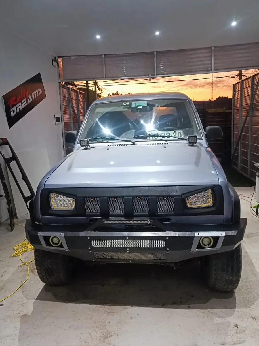 Máscara Daihatsu Feroza