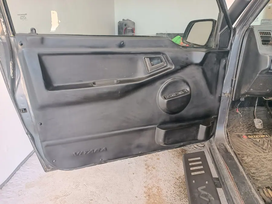 Tapiz de Puertas Suzuki Vitara Bot. Corta